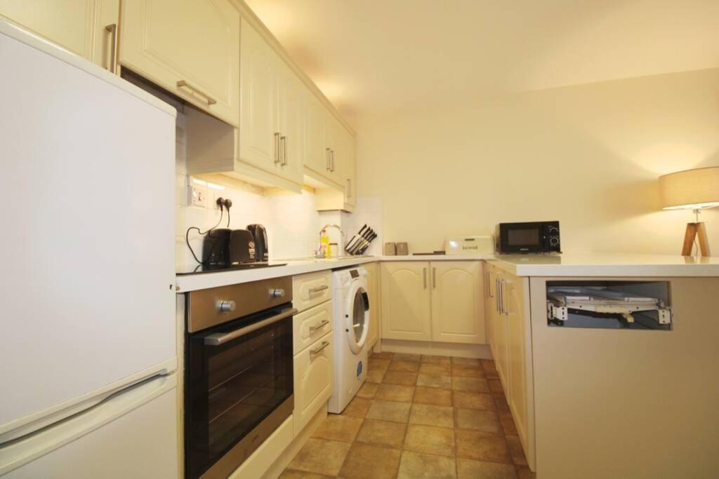 Large 3 Bed, Galway City Centre Lejlighed Eksteriør billede
